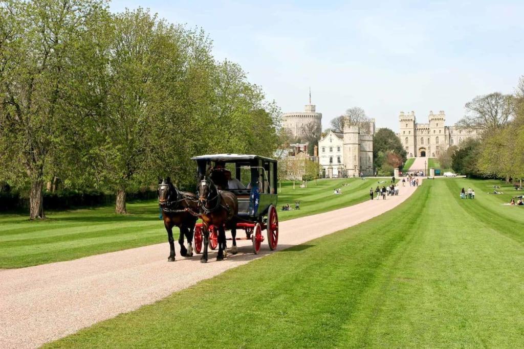 Beautiful Windsor 2 Bed, Perfect Location, 5 Mins Walk To Centre, Free Parking, Legoland, Ascot Lägenhet Exteriör bild