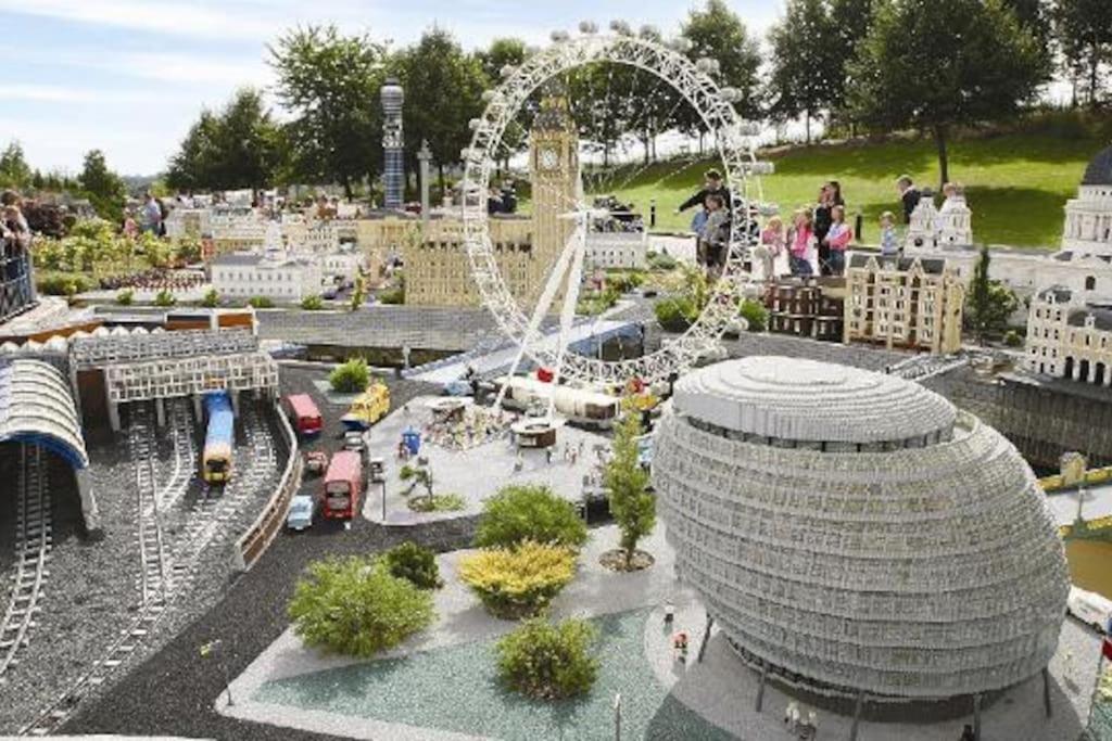 Beautiful Windsor 2 Bed, Perfect Location, 5 Mins Walk To Centre, Free Parking, Legoland, Ascot Lägenhet Exteriör bild