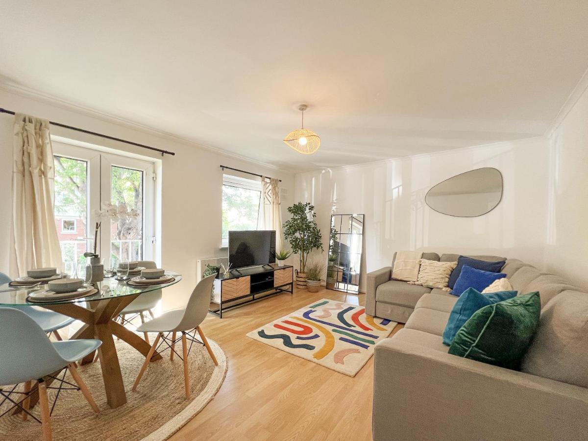 Beautiful Windsor 2 Bed, Perfect Location, 5 Mins Walk To Centre, Free Parking, Legoland, Ascot Lägenhet Exteriör bild