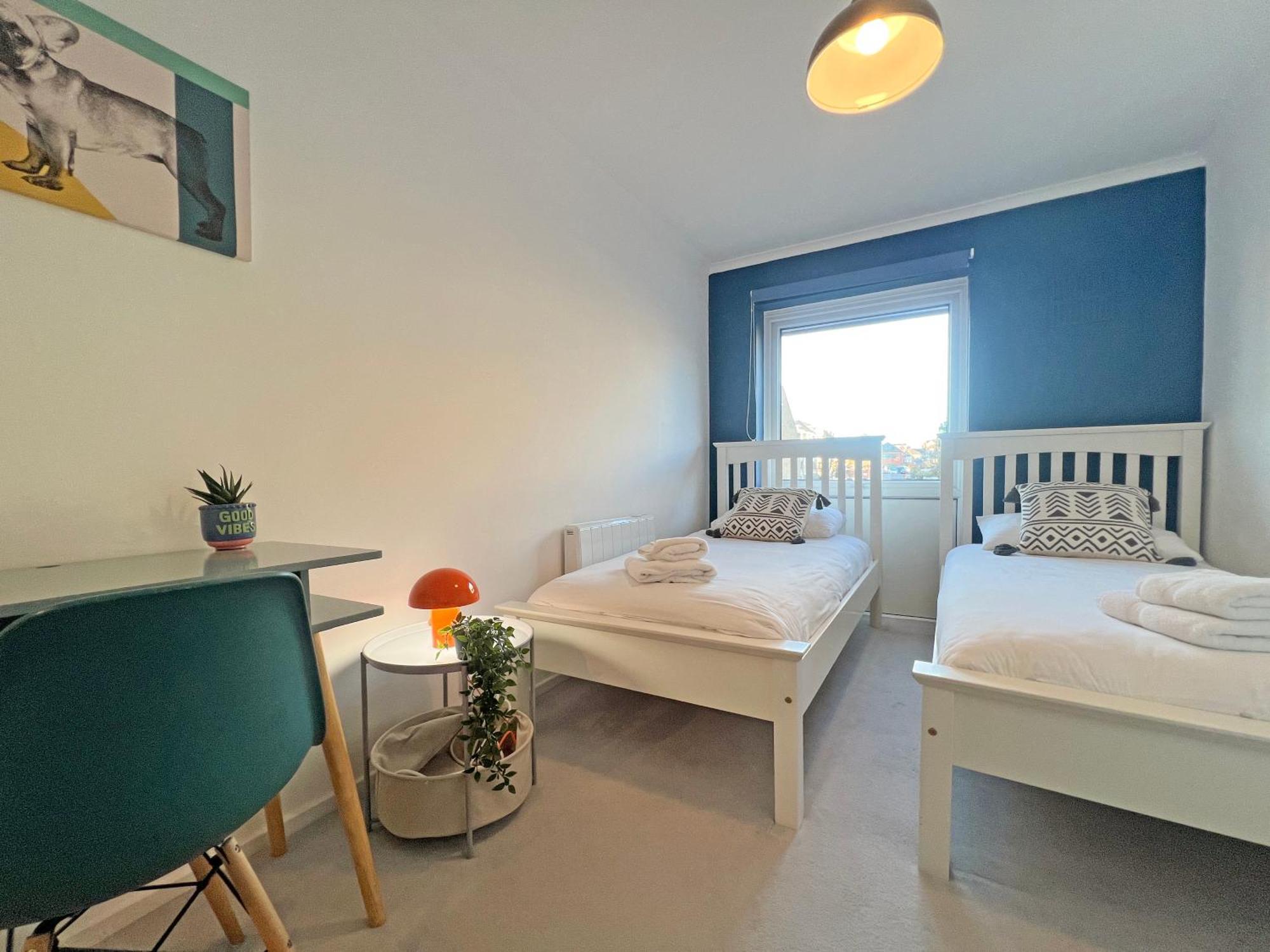 Beautiful Windsor 2 Bed, Perfect Location, 5 Mins Walk To Centre, Free Parking, Legoland, Ascot Lägenhet Exteriör bild